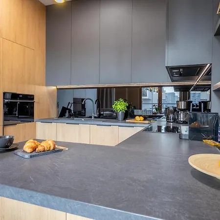 Platinum Apartment Premium דירה